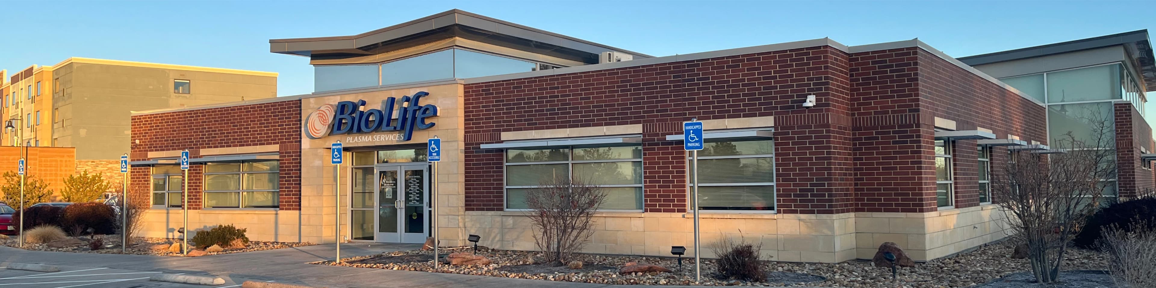 Edificio del Centro de Plasma de BioLife en Longmont, Colorado