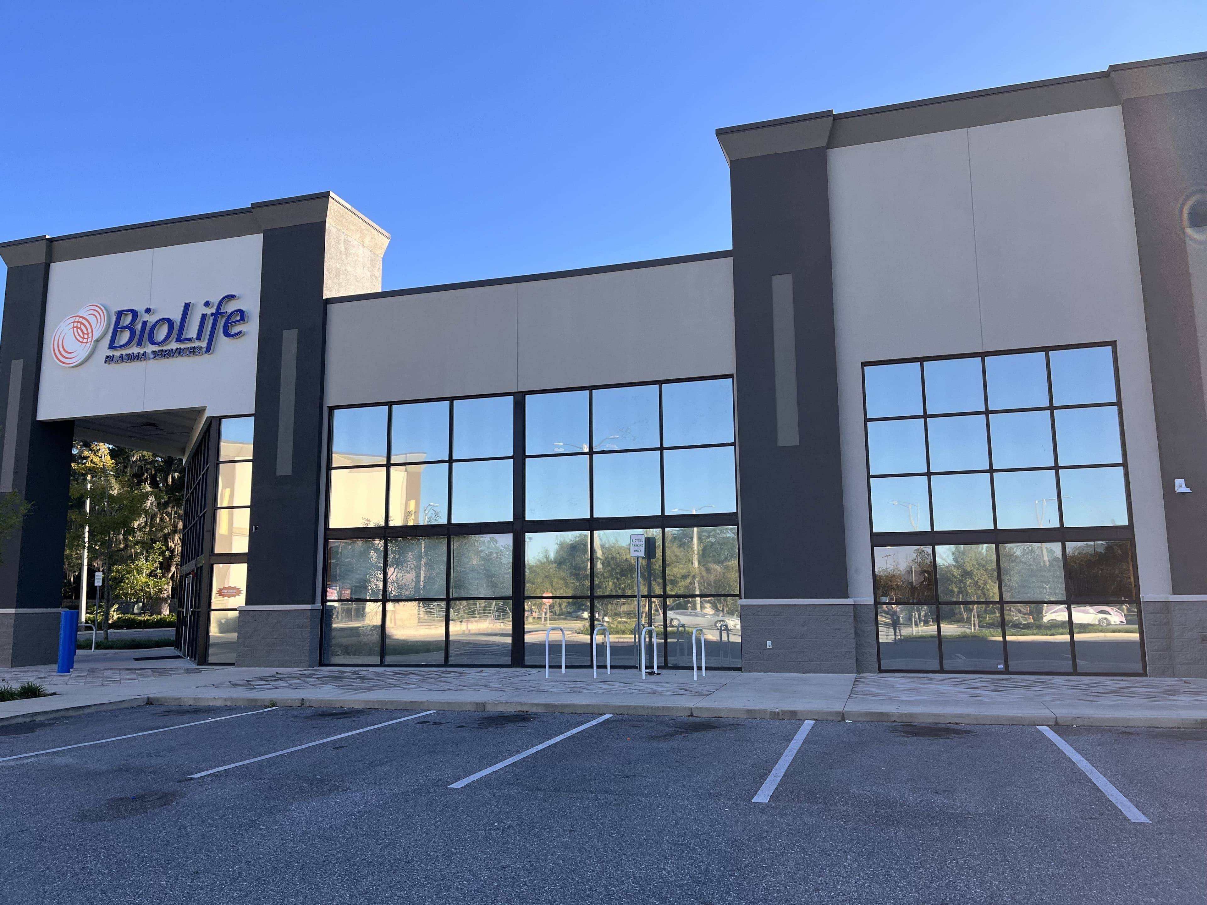 Edificio del Centro de Plasma de BioLife en Gainesville, Florida